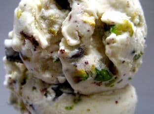 Cannoli Ice Cream w. Pistachios & Dark Chocolate